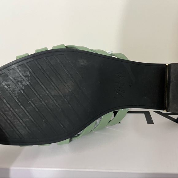 Green Zara slippers - Picture 3 of 3